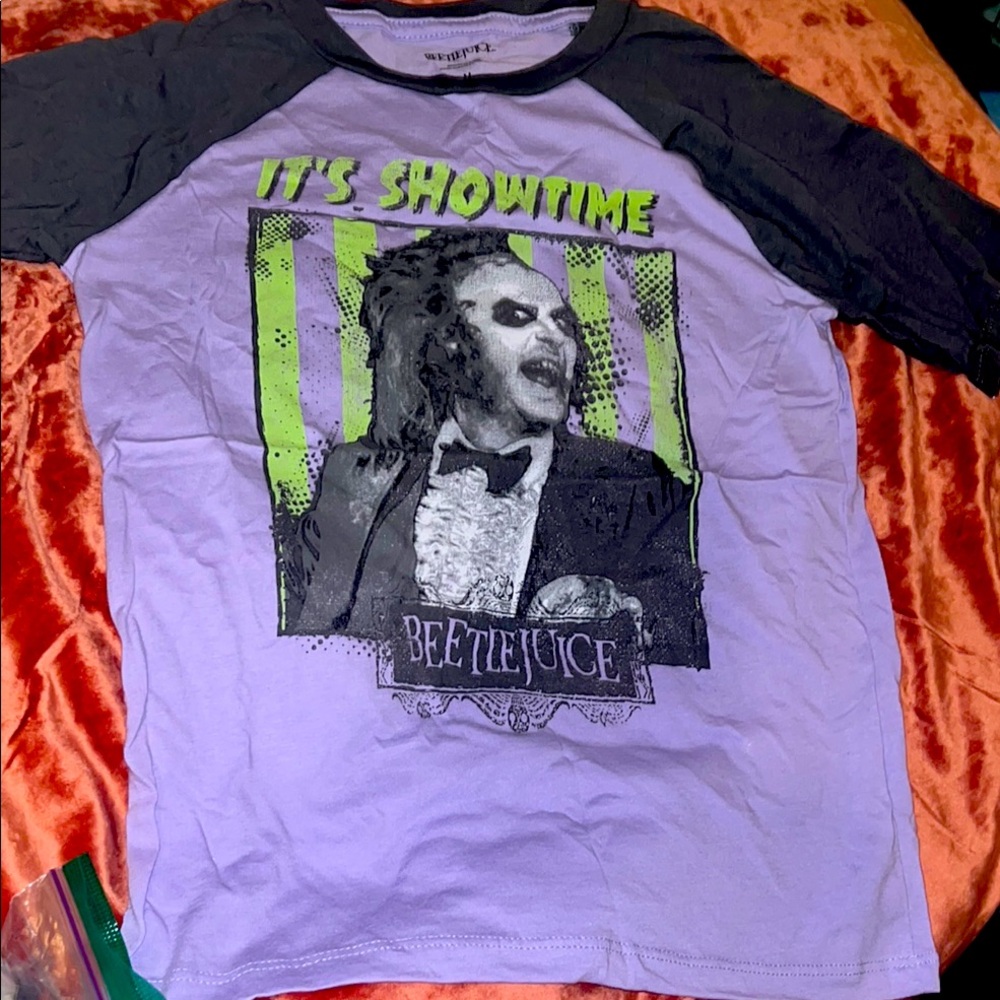 Beetlejuice short Sleeve Tee Purple and Gray with Graphic Print boys M